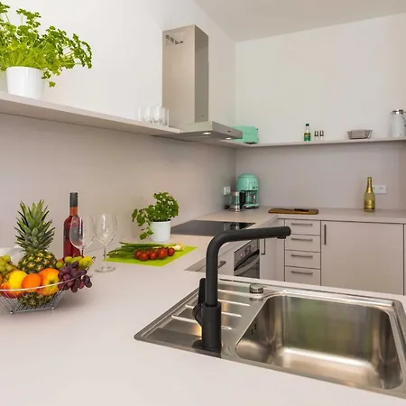 Апартаменты Glienbergweg 24b 3